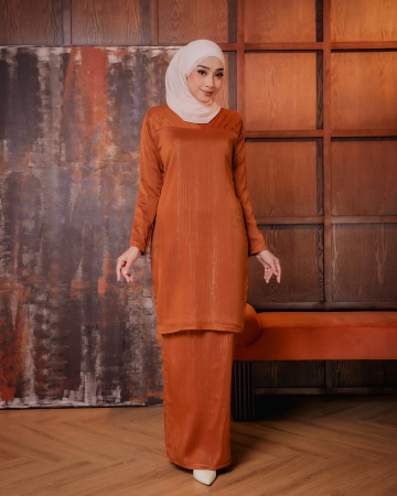 Seri in Walnut Brown